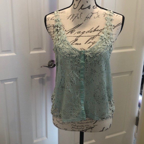 Pretty UO top - Picture 1 of 4